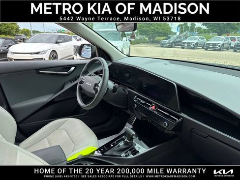 Used 2023 Kia Niro EX Touring FWD image 39