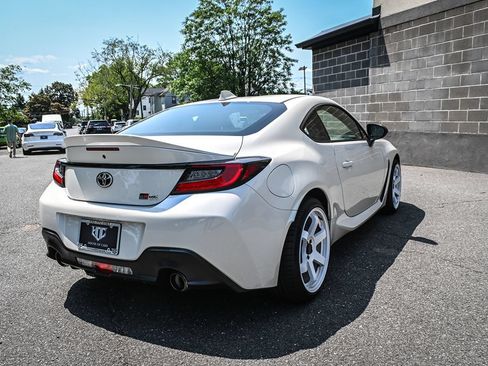 Used 2024 Toyota GR86 Premium RWD image 5