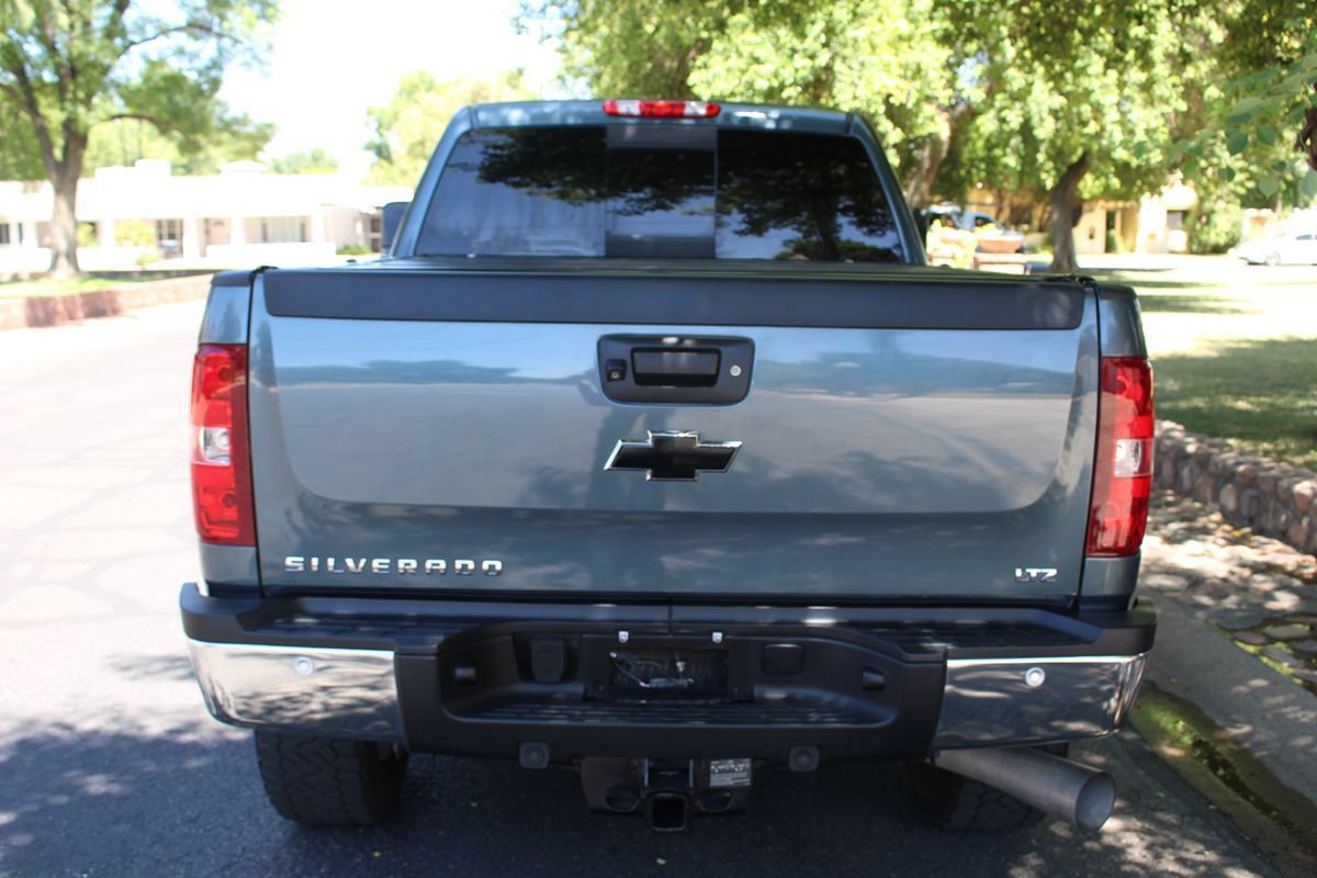 Used 2013 Chevrolet Silverado 2500 LTZ w/ LTZ Plus Package AWD/4WD image 5