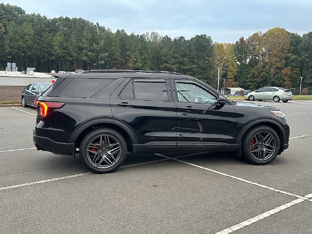 Used 2025 Ford Explorer ST w/ Sun And Sound Package AWD/4WD image 8