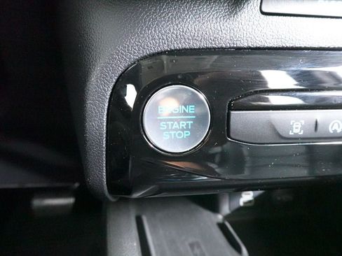 Certified 2025 Ford Escape Platinum AWD/4WD image 22