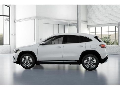 Certified 2026 Mercedes-Benz GLA 250 4MATIC image 33