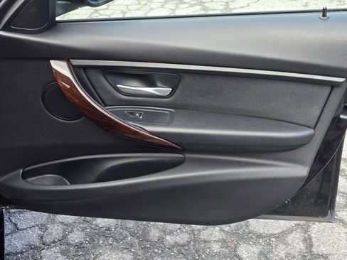 Used 2018 BMW 320i xDrive Sedan w/ Convenience Package image 46