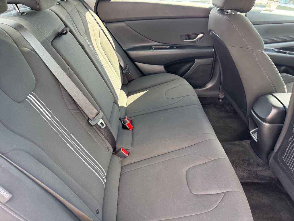 Certified 2025 Hyundai Elantra SEL FWD image 13