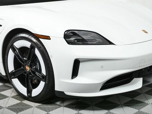Certified 2025 Porsche Taycan 4S AWD/4WD image 41