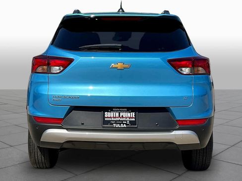 Used 2025 Chevrolet TrailBlazer LT w/ LT Cold Weather Package AWD/4WD image 5