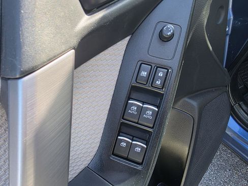 Used 2018 Subaru Forester 2.5i Premium w/ All-Weather Package image 10