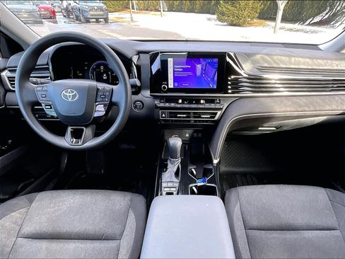 Used 2025 Toyota Camry LE image 21