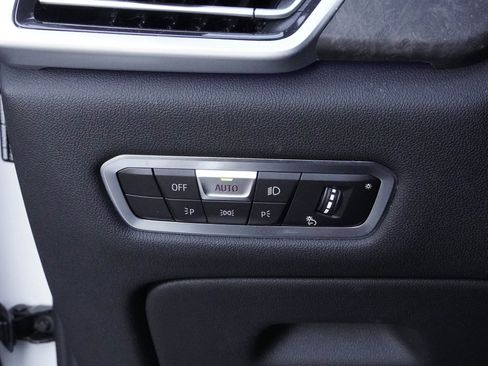 Used 2022 BMW X5 xDrive40i w/ M Sport Package AWD/4WD image 16