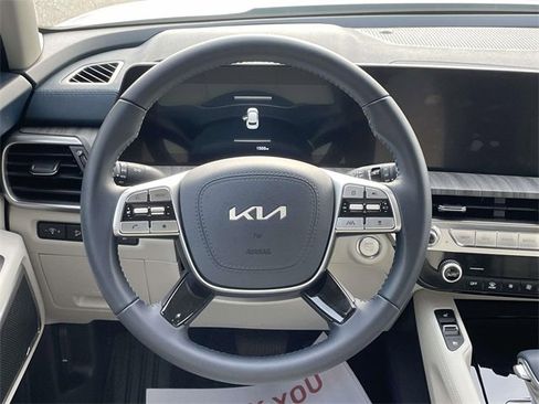 Used 2025 Kia Telluride EX w/ EX Captain's Chair Package image 14