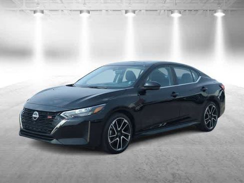 Used 2025 Nissan Sentra SR FWD image 4