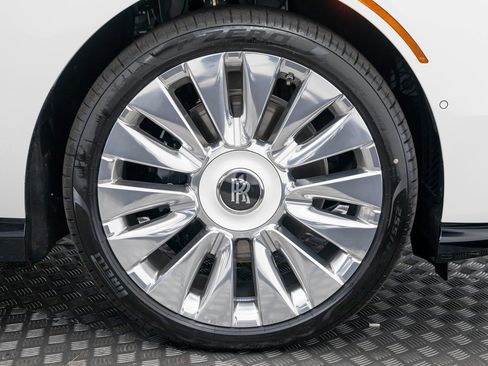 New 2026 Rolls-Royce Spectre image 35