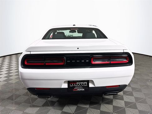 Used 2022 Dodge Challenger R/T image 6