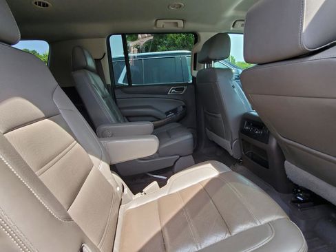 Used 2020 GMC Yukon XL Denali RWD image 6