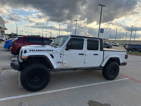 Used 2023 Jeep Gladiator Rubicon w/ Trailer Tow Package AWD/4WD image 2