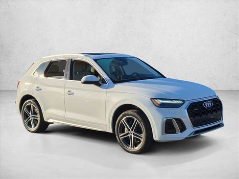 Used 2023 Audi Q5 e Prestige w/ Prestige Package AWD/4WD image 3