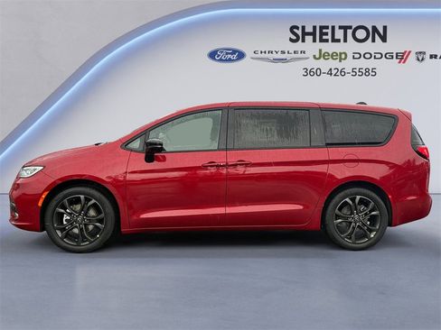 New 2026 Chrysler Pacifica Select image 2