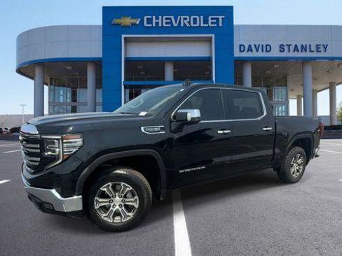 Used 2025 GMC Sierra 1500 SLT w/ SLT Convenience Package AWD/4WD image 4