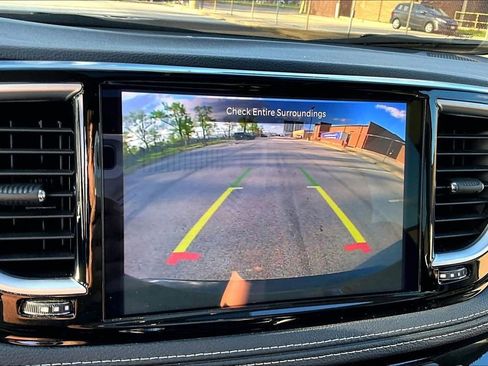 Used 2024 Chrysler Pacifica Limited image 20