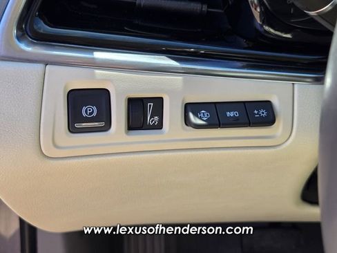Used 2021 Cadillac XT6 Premium Luxury FWD image 26