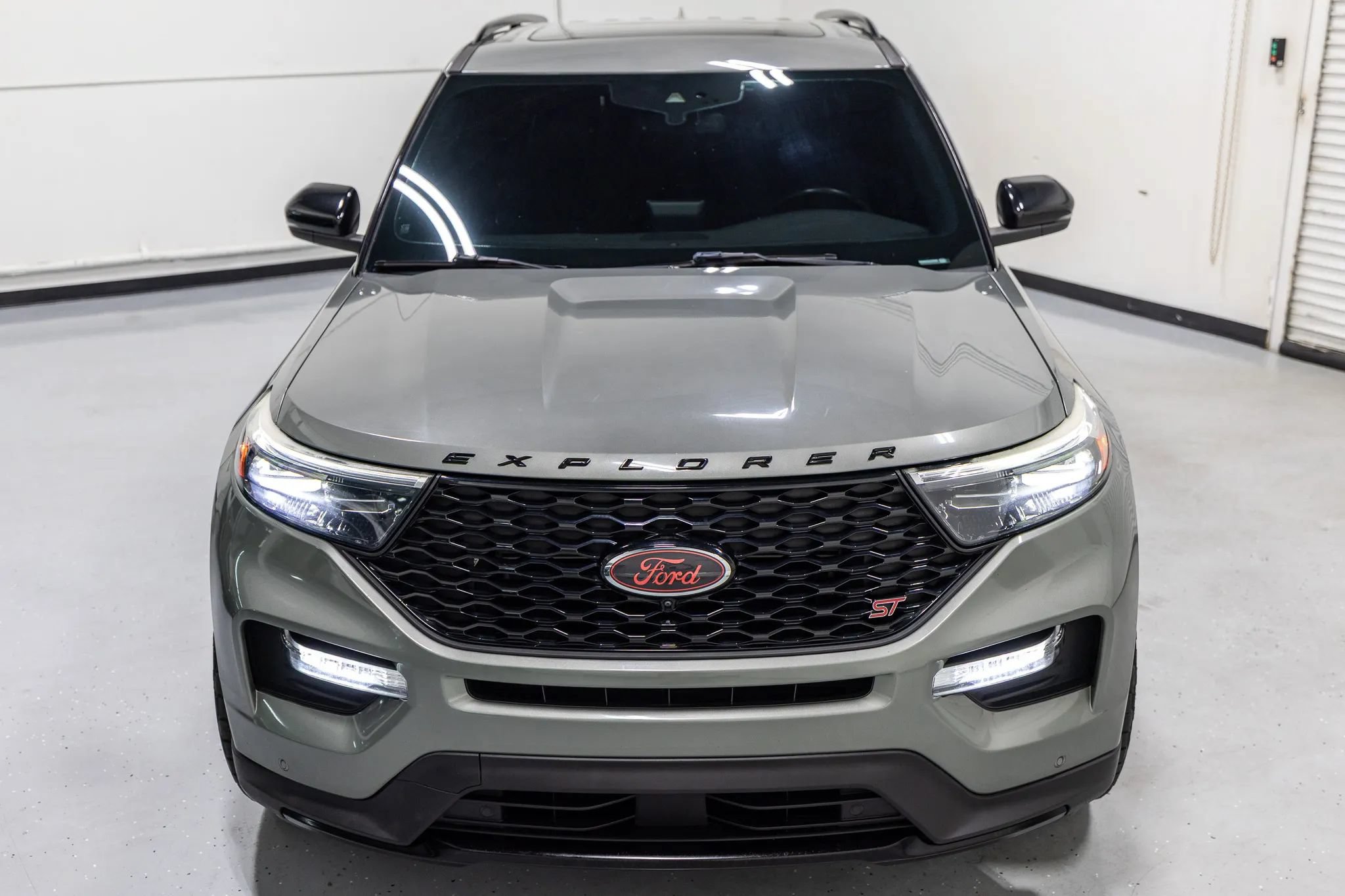 Used 2020 Ford Explorer ST w/ Premium Technology Package AWD/4WD image 7
