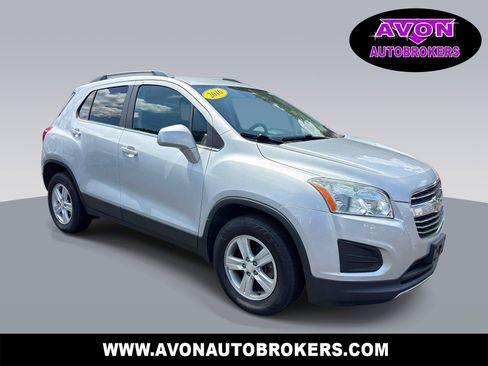 Used 2016 Chevrolet Trax LT w/ LT Convenience Package AWD/4WD image 1