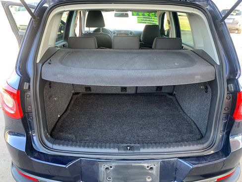 Used 2011 Volkswagen Tiguan SEL image 9