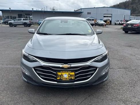 Used 2024 Chevrolet Malibu LT image 2