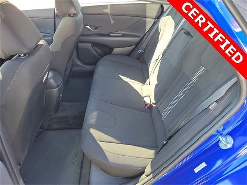 Certified 2025 Hyundai Elantra SEL image 18
