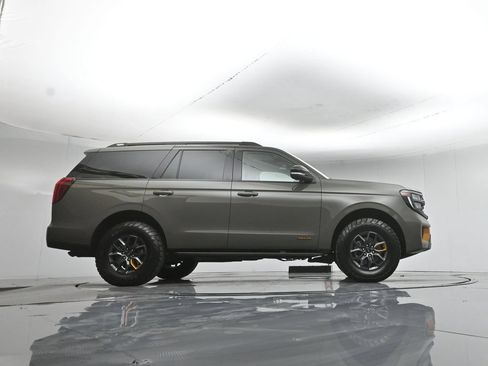 Used 2025 Ford Expedition Tremor AWD/4WD image 53