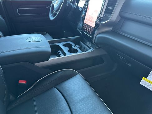 New 2026 RAM 2500 Laramie AWD/4WD image 14