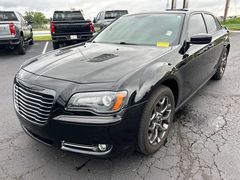 Used 2014 Chrysler 300 S AWD/4WD image 9