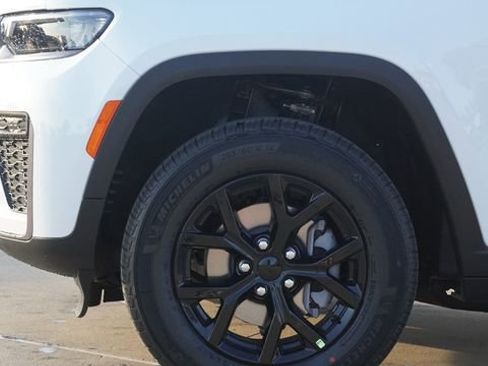 New 2026 Jeep Grand Cherokee Altitude RWD image 5