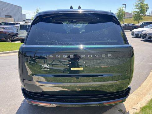 Certified 2025 Land Rover Range Rover Long Wheelbase SE image 6
