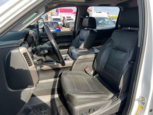 Used 2018 GMC Sierra 2500 Denali w/ Duramax Plus Package AWD/4WD image 18