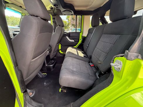 Used 2012 Jeep Wrangler Unlimited Sahara w/ Connectivity Group AWD/4WD image 28