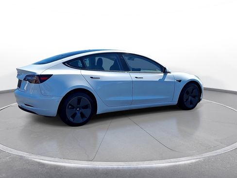 Used 2022 Tesla Model 3 RWD image 9