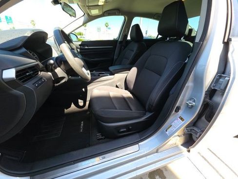 Used 2022 Nissan Altima 2.5 SV FWD image 13
