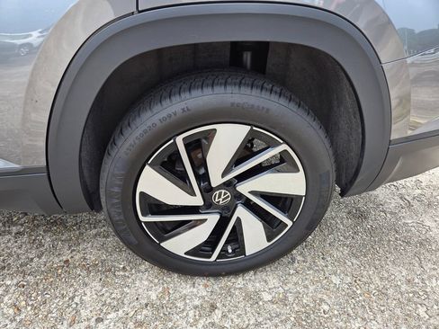 Used 2025 Volkswagen Atlas SE AWD/4WD image 25