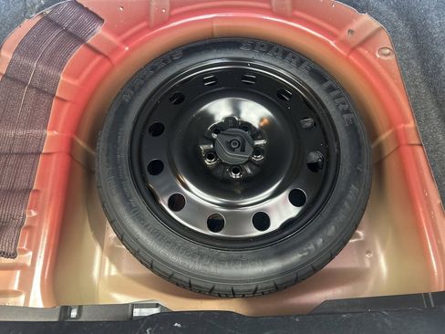 Used 2017 Ford Taurus SEL w/ Equipment Group 201A image 39