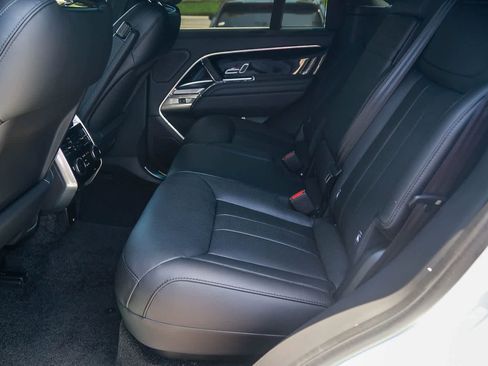 New 2026 Land Rover Range Rover SE AWD/4WD image 18