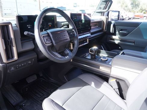 Certified 2025 GMC Hummer EV 2X w/ LPO, Dark Essentials Package image 15