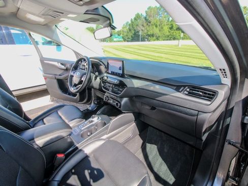 Used 2022 Ford Escape Titanium w/ Class II Trailer Tow Package AWD/4WD image 17