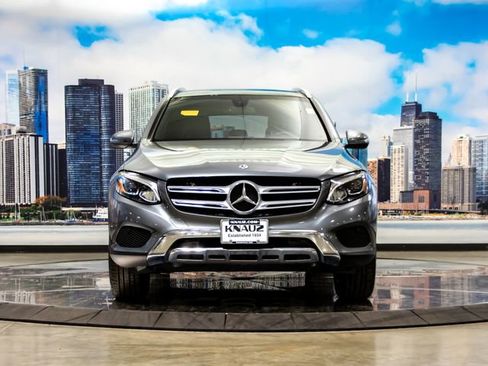 Used 2018 Mercedes-Benz GLC 300 4MATIC image 3