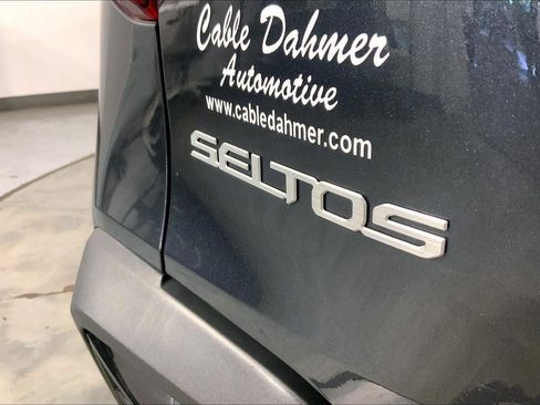 Certified 2025 Kia Seltos S FWD image 29