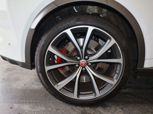 Used 2021 Jaguar F-PACE SVR image 54