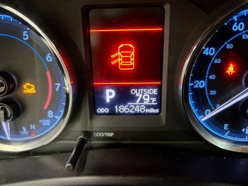 Used 2019 Toyota Corolla LE FWD image 13