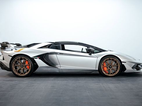 Used 2021 Lamborghini Aventador SVJ image 28
