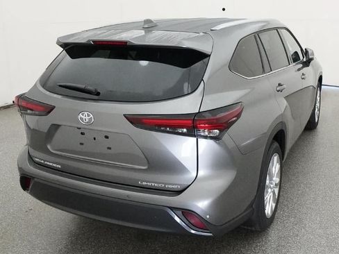 New 2026 Toyota Highlander Limited AWD/4WD image 8