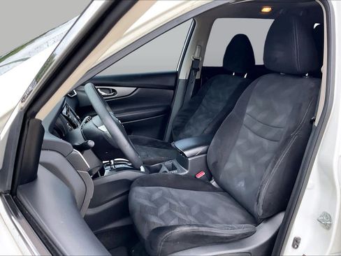 Used 2016 Nissan Rogue SV w/ SV Premium Package FWD image 8